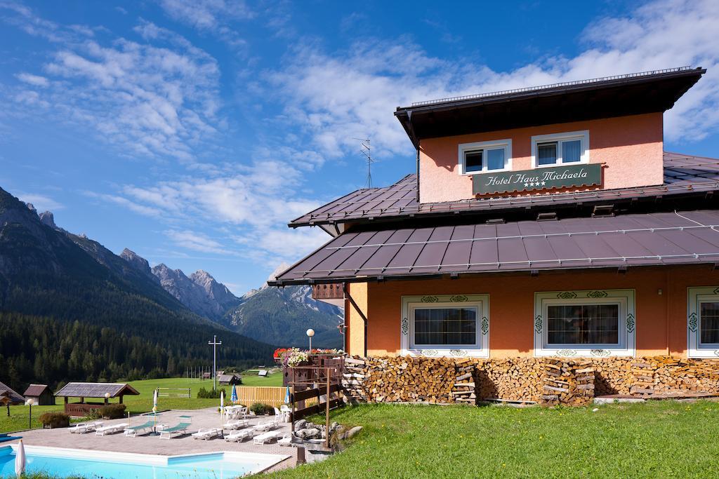 Hotel Haus Michaela Sappada Exteriör bild