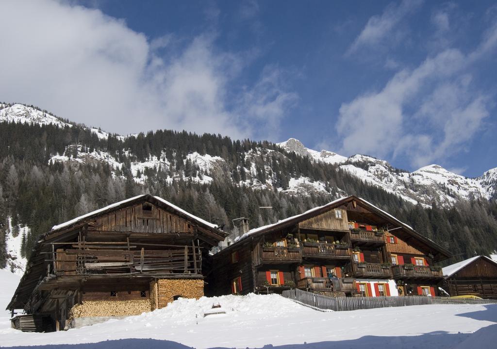 Hotel Haus Michaela Sappada Exteriör bild