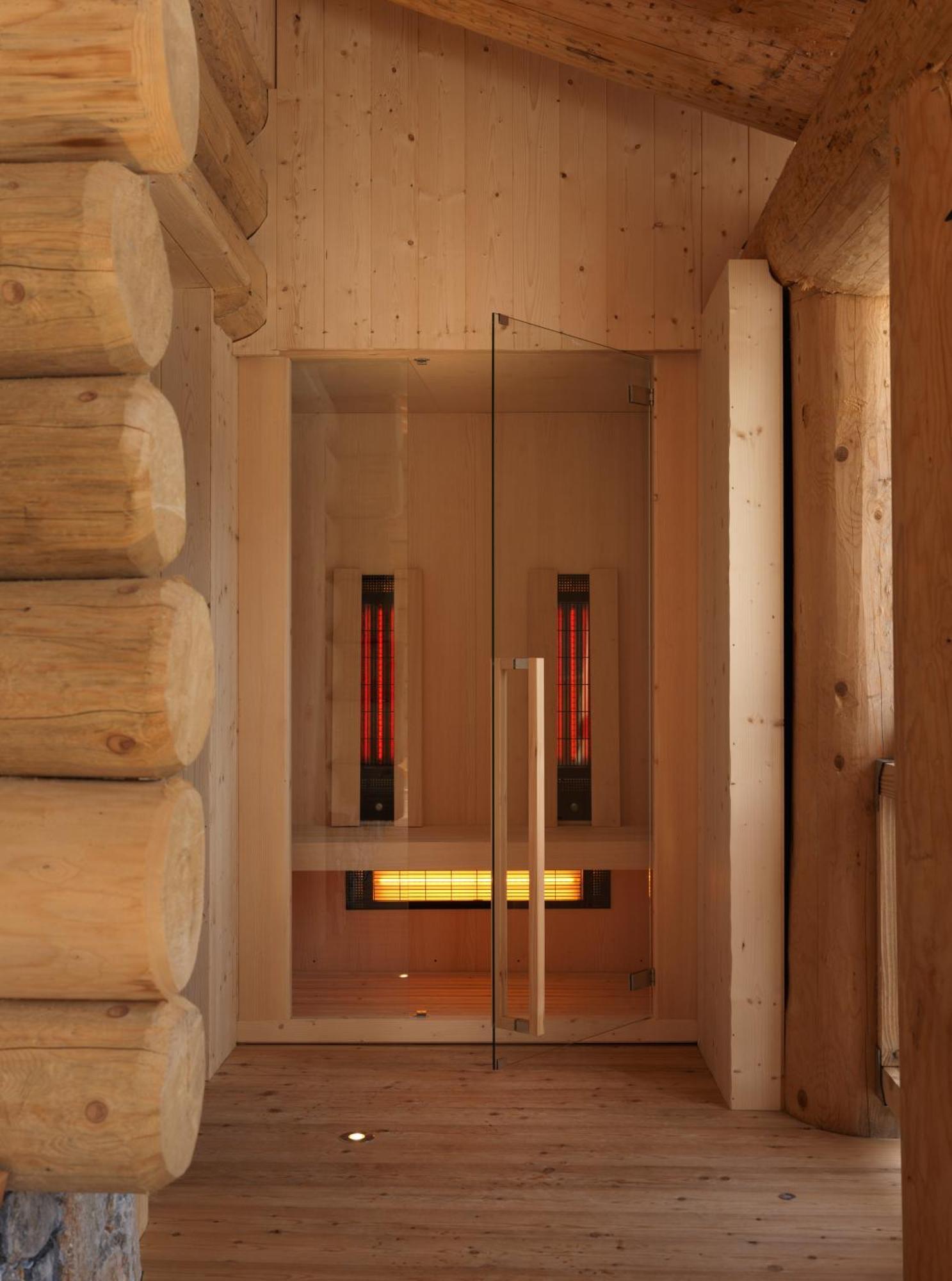 Hotel Haus Michaela Sappada Exteriör bild