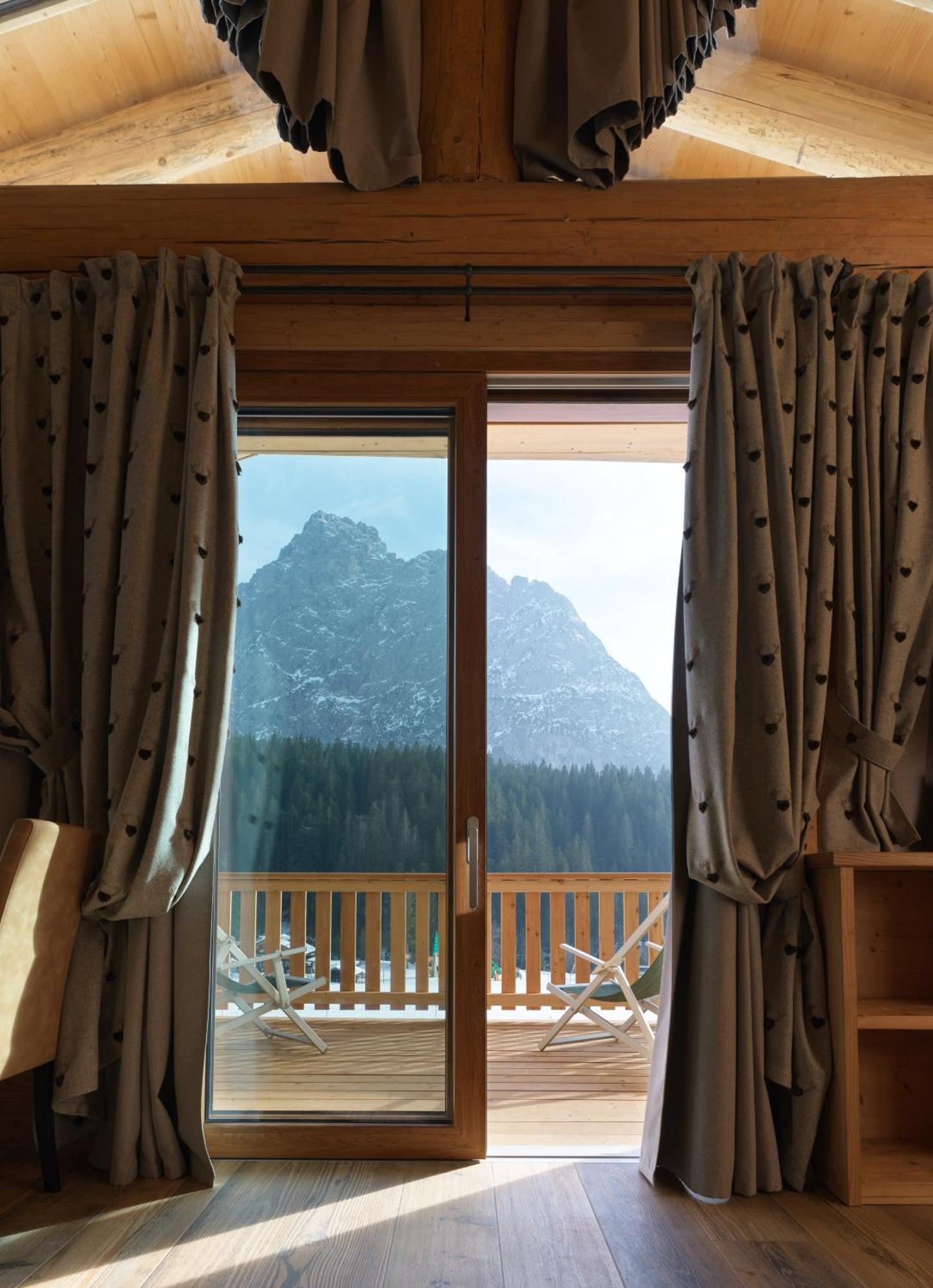 Hotel Haus Michaela Sappada Exteriör bild