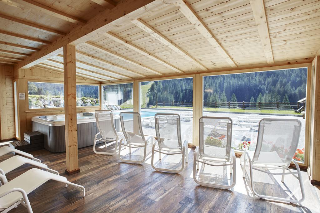 Hotel Haus Michaela Sappada Exteriör bild